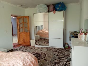 güneşlide kiraye ev: Satılır: geniş və işıqlı həyət evi - Plan: uzun, böyük zal, 2 ayrı
