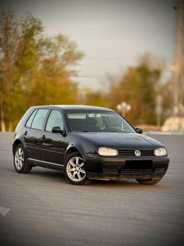 Продажа авто: Volkswagen Golf: 2002 г., 1.4 л, Механика, Бензин, Хэтчбэк
