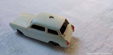 Umetnost i kolekcionarstvo: Mehanotehnika Innocenti Austin A 40, 1:43 plastican, fali pr. maska i — 3
