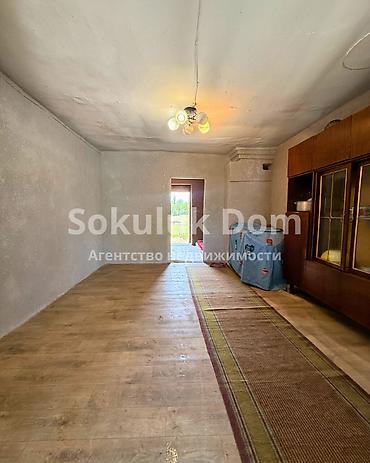 барачный дом: 🏠Продается дом в с. Сокулук 🟡 Комнаты: 2 🟡Участок: 2 сотки 🟡 — 5