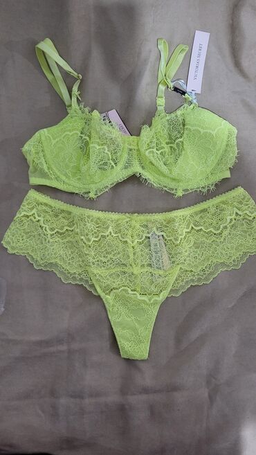 Пижамы: Пижамы от Victoria Secret.
Оригинал из США — 22