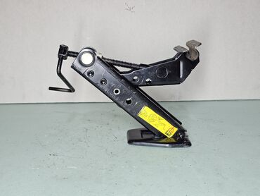 Передние фары: Оригинальный домкрат Ford Escort, 1996г.в. Оригинал б/у, из Германии