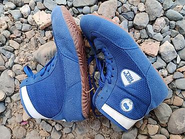 футы кикбокс: 1) Перчатки Everlast, цвет синий 8oz
2) Борцовки green hill 35 размер — 2