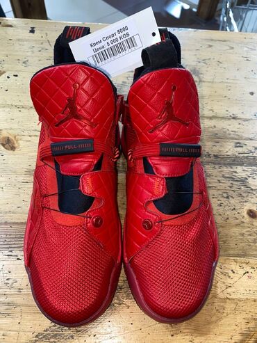 спортивный одежды: Nike Jordan кроссовка 🔥 оригинал 100%😍 отличный качество 👍 привезли