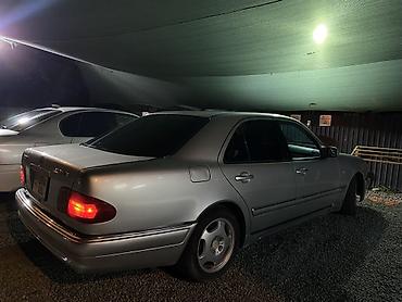 b class: Mercedes-Benz E-Class: 1996 г., 3.2 л, Автомат, Бензин, Седан — 2