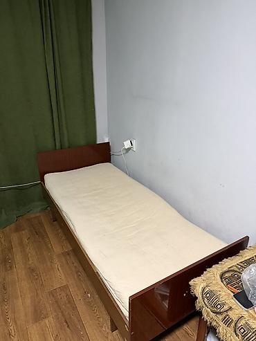 рехау: Односпальная кровать с простым классическим дизайном. Кровать в — 3