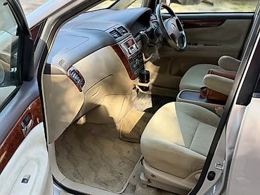 машина усупорт: Toyota Ipsum: 2003 г., 2.4 л, Автомат, Бензин, Минивэн — 9