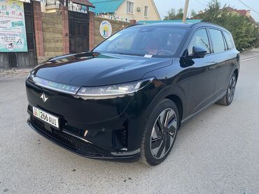 Lixiang: Lixiang L9: 1.5 л, Автомат, Электромобиль, Внедорожник