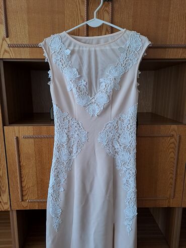 красивое платье размер 54: Вечернее платье, Длинная модель, Без рукавов, S (EU 36)
