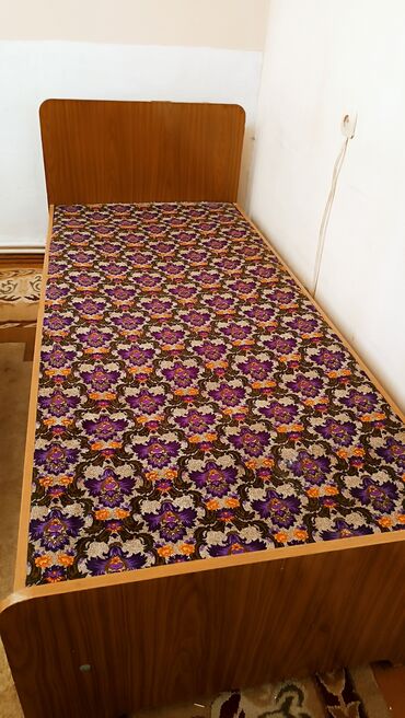 2 mərtəbəli çarpayı: Односпальная кровать