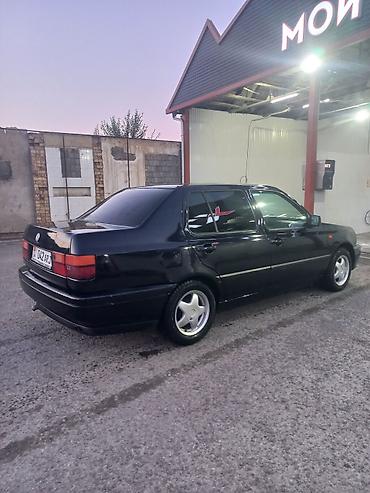 70 сом: Volkswagen Vento: 1993 г., Кол менен иштөөчү, Бензин, Седан — 3