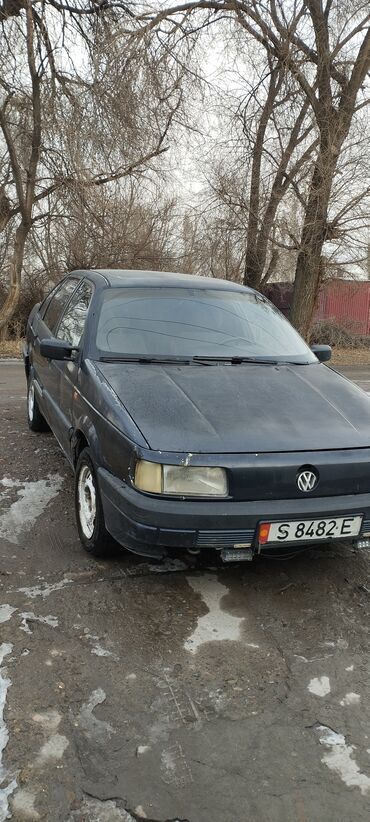 наклейки на авто: Volkswagen Passat: 1989 г., 1.8 л, Механика, Бензин