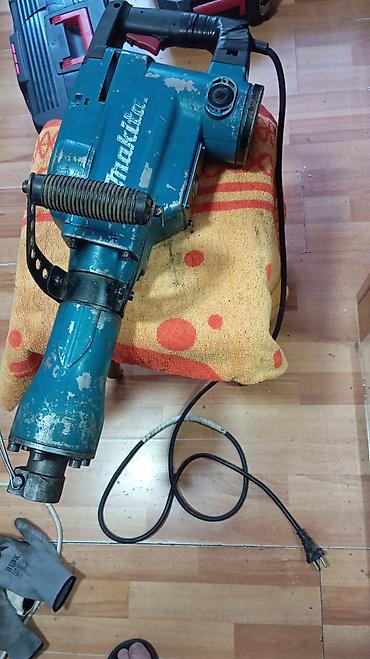 Makita Чекић за рушење Пикамер 2800W - Исправан ( Hex ) На продају јак