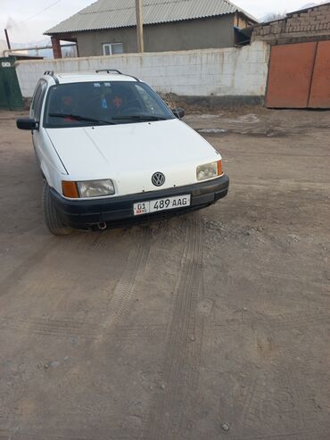 Volkswagen: Volkswagen Passat: 1990 г., 1.8 л, Механика, Бензин, Универсал