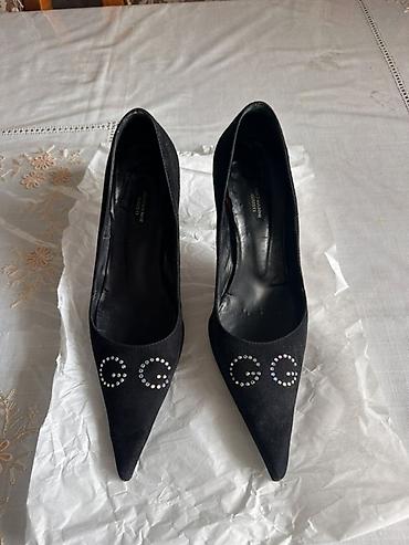 Туфли: Женские туфли-лодочки — 3 пары Цены от 600- 1500 с 1) Zara Basic — 3