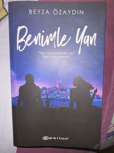CD, DVD disklər və kassetlər: Beyza Özaydın “Benimle yan” meşhur wattpad kitabı.Çox az istifade