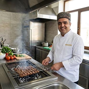 xeste baxicisi axtariram: Manqalci teleb olunur Otel restoranlara qazan yemeklerin bilen pesakar — 1