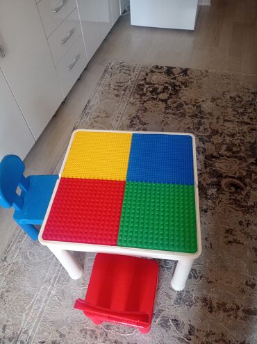 детский стульчик и столик: Многофункциональный игровой стол для конструктора из АБС-пластика