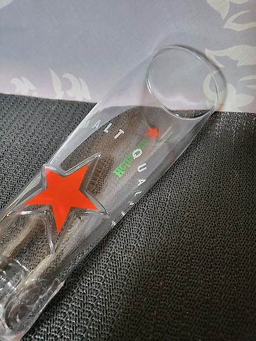 Čaše: Case nove za pivo Heineken. Case nove,sve na njima odsjaj od svetla — 14