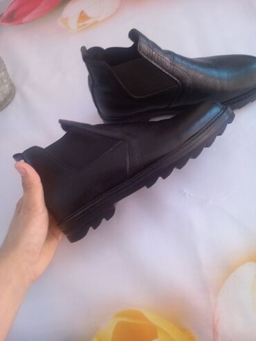 Свадебные платья и аксессуары: Qara rəngli kişi botları - Model: yan rezinli slip-on (bağsız)