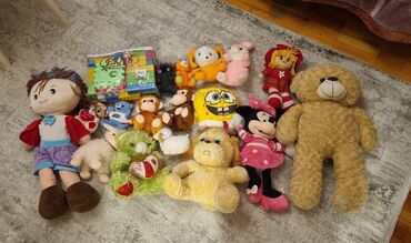 Oyuncaqlar: Hamisi birlikde 10 man. Ünvan Xirdalan