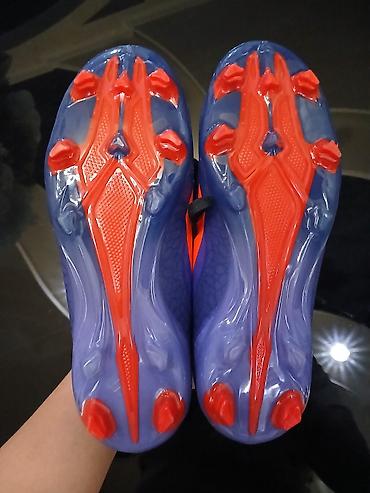 бутсу: Футбольные бутсы для натурального газона.Оригинальные Adidas - Тип — 3