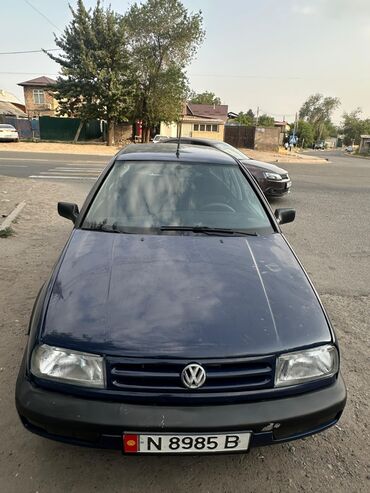 капият: Volkswagen Vento: 1995 г., 1.8 л, Механика, Бензин, Седан
