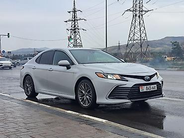 2022: Toyota Camry: 2022 г., 2.5 л, Автомат, Гибрид, Седан — 1