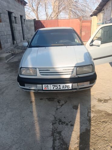 Volkswagen: Volkswagen Vento: 1994 г., 1.8 л, Механика, Бензин, Седан — 1
