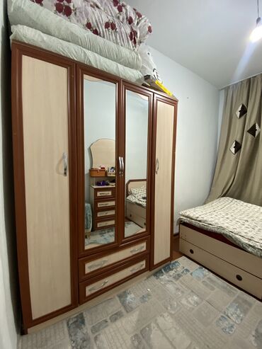 мебель спальни бу: Спальный гарнитур, Двуспальная кровать, Шкаф, Комод, цвет - Бежевый, Б/у
