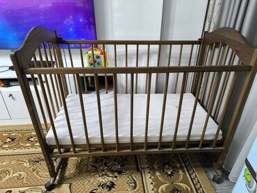 матрасик детский: Продаю кроватку с матрасом в хорошем состоянии