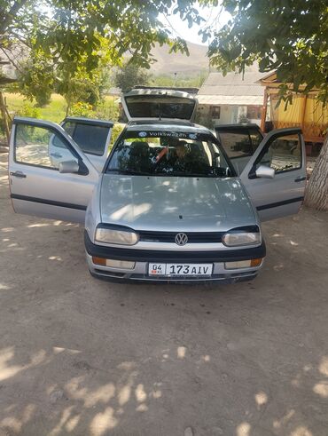 авто матис: Volkswagen Golf: 1993 г., 1.6 л, Механика, Бензин, Хэтчбэк