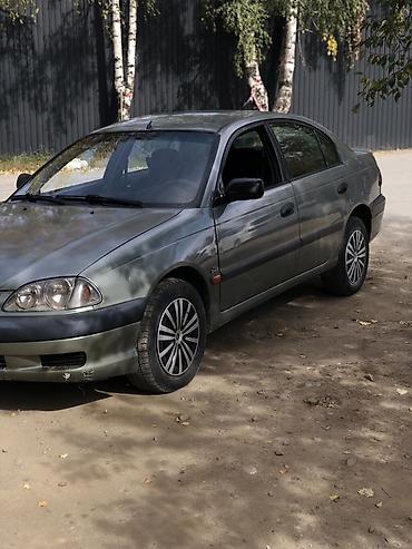 Toyota Avensis: 2001 г., 2 л, Механика, Дизель, Седан