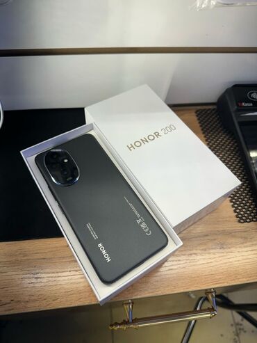 срочно продаю телефон нужны деньги: Honor 200 Smart, Колдонулган, 256 ГБ, түсү - Кара, 1 SIM, 2 SIM, eSIM