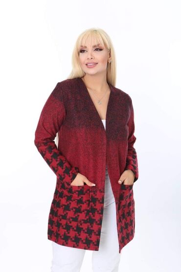 Kaputi: Kardigani Xl do 4xl
3200 — 1