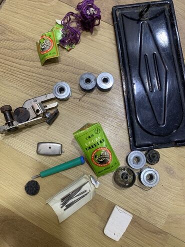 Qədim tikiş maşınları: Antik üslubda elektrik tikiş maşını Rusyanın singer firmasının tikiş — 3