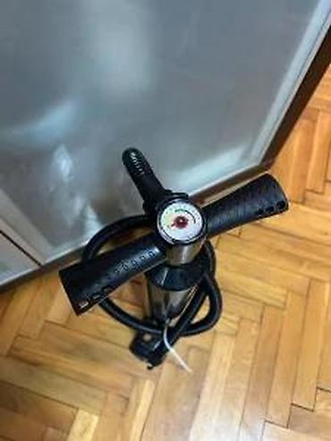 Ostali pneumatski alati: Ručna pumpa sa manometrom – za gume, lopte, bazene i druge napuhljive — 12