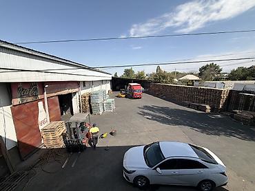 Аренда коммерческой недвижимости: 1700 м², С парковкой — 7