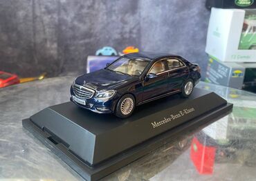 Avtomobil modelləri: Коллекционная модель Mercedes-Benz E-Class Elegance W212 blue — 11