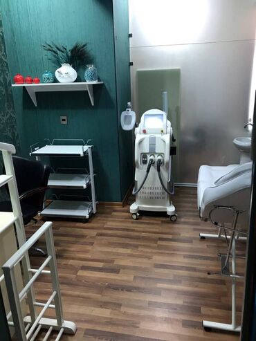 Digər kommersiya daşınmaz əmlakı: Nizami metrosunun yaxınlığında yerləşən 127 kv sahəsi olan təmirli — 2