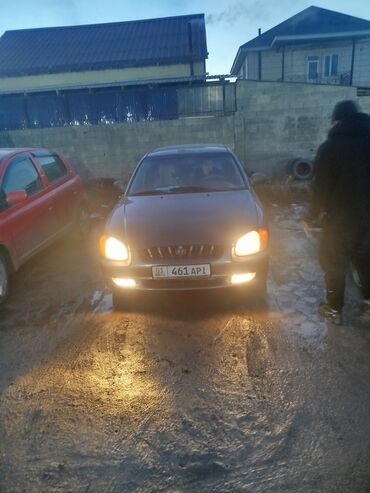 Hyundai: Hyundai Sonata: 2000 г., 2 л, Механика, Газ, Седан — 11