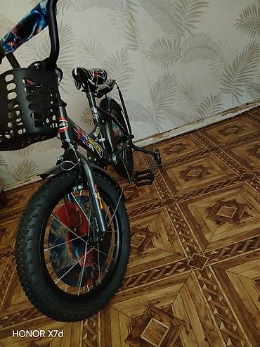 usag ucun: Uşaq velosipedi – Spider temalı - Ölçü: təxminən 16" təkərlər (geniş — 2