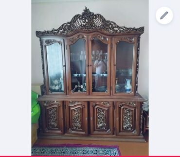 Divanlar: Yeni, Açılan, 4 qapılı Düz dolab, Servant