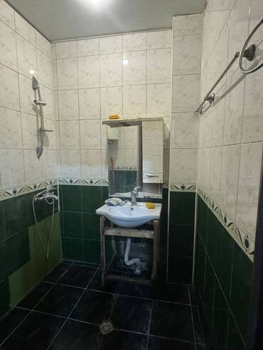 Uzunmüddətli kirayə mənzillər: Həzi Aslanov metrosuna yaxın,17 mərtəbənin,10-cu mərtəbəsində,2 — 12