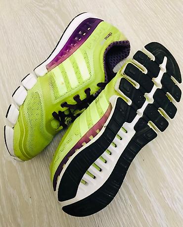 Кроссовки и спортивная обувь: Оригинальные беговые кроссовки Adidas Climachill. Размер указан на — 6