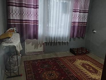 продам участок: Комната в частном доме - Уютная комната с большим окном и выходом на — 4