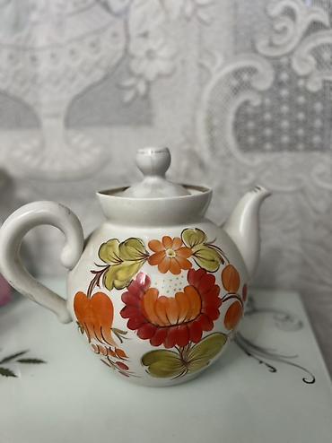 Çaydanlar: İki ədəd klassik çaydan dəsti - Material: keramika/porcelan - Həcmi — 1