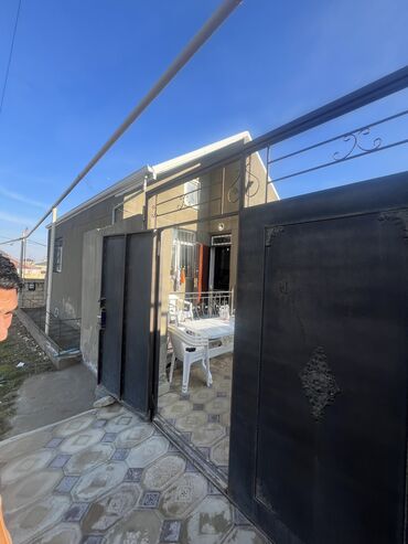 qobuda satilan heyet evleri: 2 otaqlı, 60 kv. m, Orta təmir