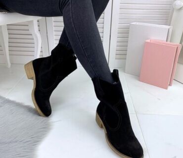 женские ботинки 36 размер: Сапоги, 37, цвет - Черный