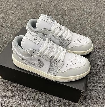 Кроссовки и спортивная обувь: Кроссовки Nike Air Jordan 1 Low - Низкий силуэт на шнуровке — 2